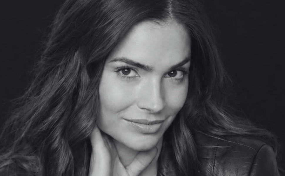 Black-and-white portrait of Serbian actress Marija Karan, host of the Serbian Philanthropic Gala 2026.